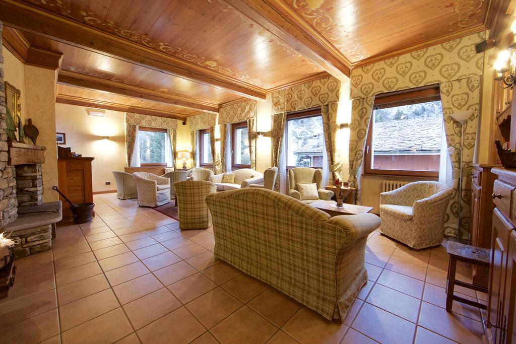 Hotel Croux Courmayeur Exterior foto